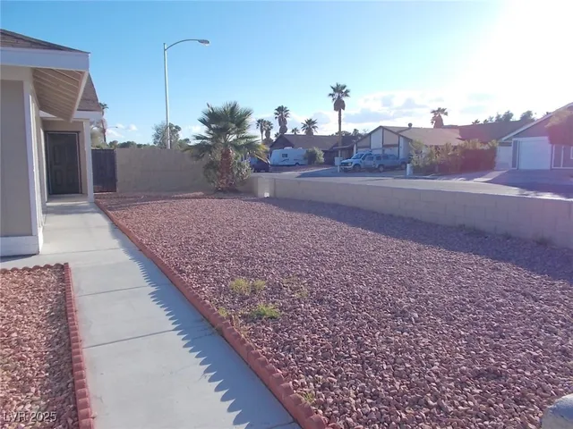$2,100 | 7053 Mountain Meadow Lane, Las Vegas, NV 89147
