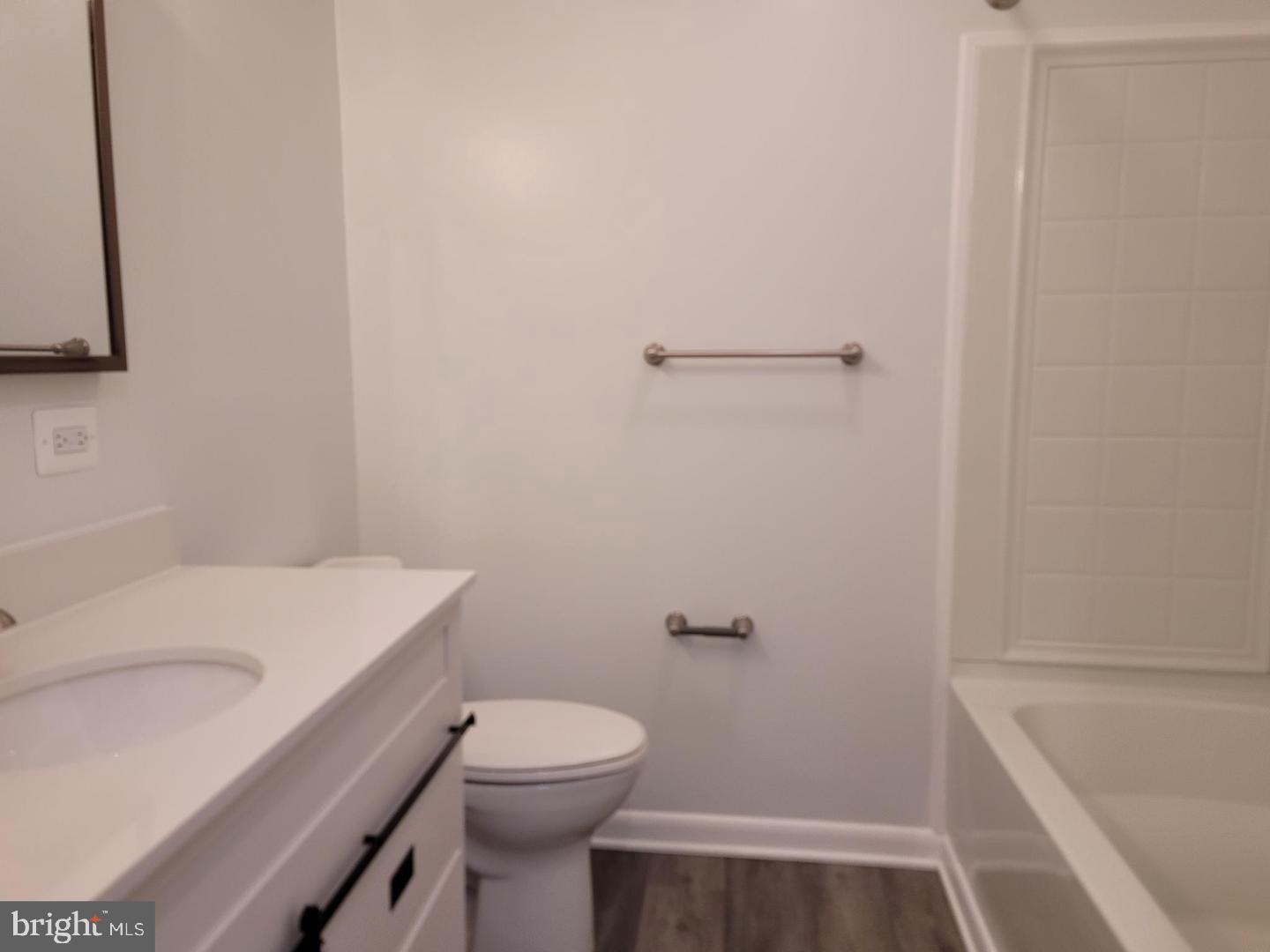 6220 Hillside Road Springfield, VA 22152 - Photo 12 of 23 Hallway bathroom with shower/tub combo
