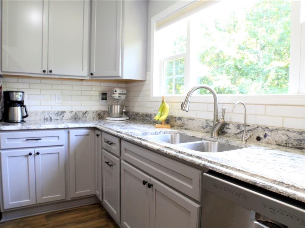 1318 Crawford Road Graham, NC 27253 - Photo 9 of 33 Gallery Image 9
