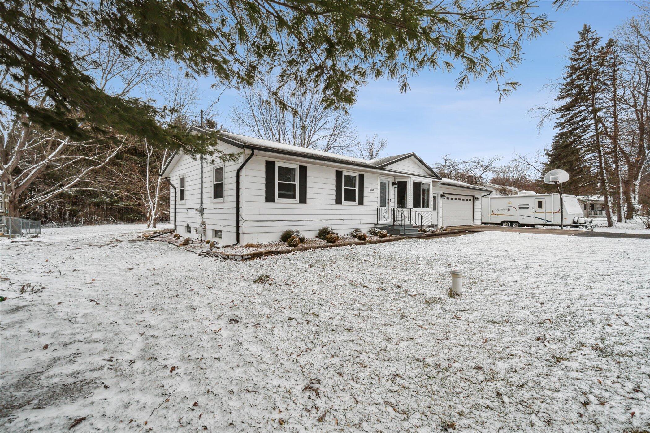 10115 North Meridian Road Pleasant Lake, MI 49272 - Photo 2 of 40 02-10115-N-Meridian-Rd-Pleasant-Lake-MI-