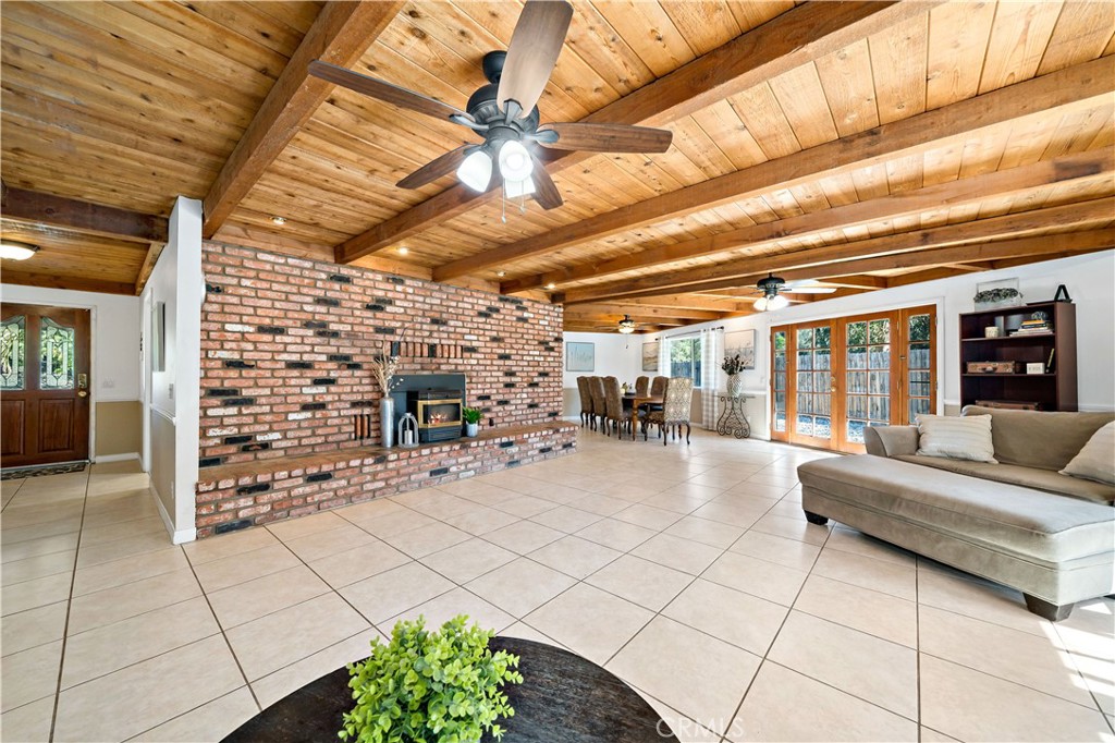39980 Vía Fernando Temecula, CA 92592 - Photo 20 of 73 Family Room/Dining Combo