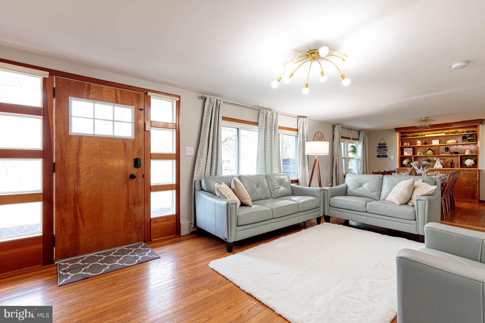 381 South Belmont Road Paradise, PA 17562 - Photo 4 of 83
