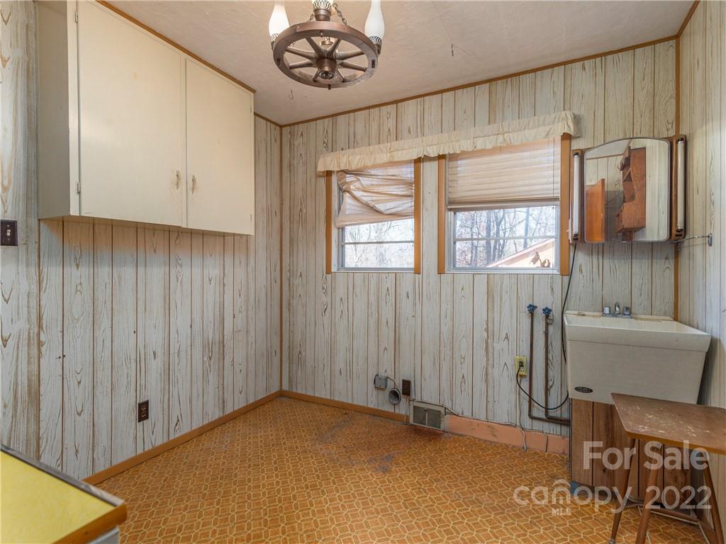 147 Crossroad Hill Road Canton, NC 28716 - Photo 10 of 20 a view of an empty room with a window