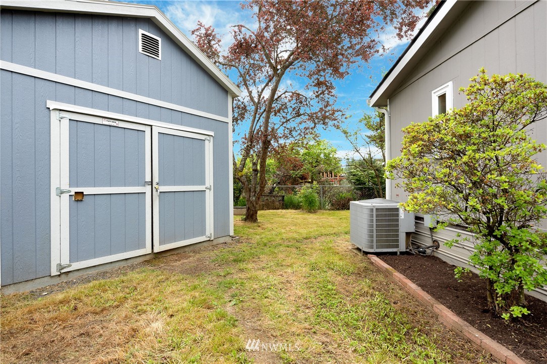 12815 Northeast 199th Street Bothell, WA 98011 - Photo 4 of 25