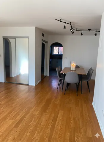 $1,900 | 880 South Plum Grove Road, Unit 210, Palatine, IL 60067