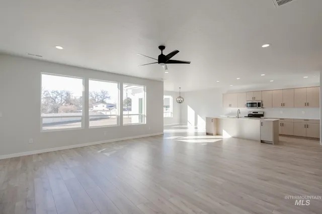 $479,990 | 703 Strike Eagle Street, Mountain Home, ID 83647