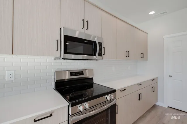 $479,990 | 703 Strike Eagle Street, Mountain Home, ID 83647