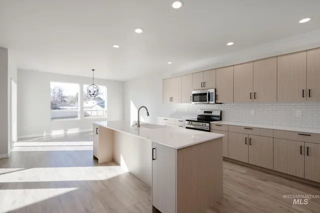 $479,990 | 703 Strike Eagle Street, Mountain Home, ID 83647