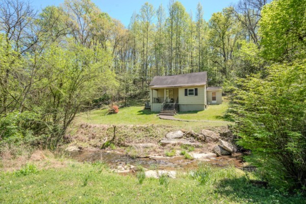 2167 Powdermill Hill Road Lawrenceburg, TN 38464 - Photo 4 of 33 a view of a house with a yard