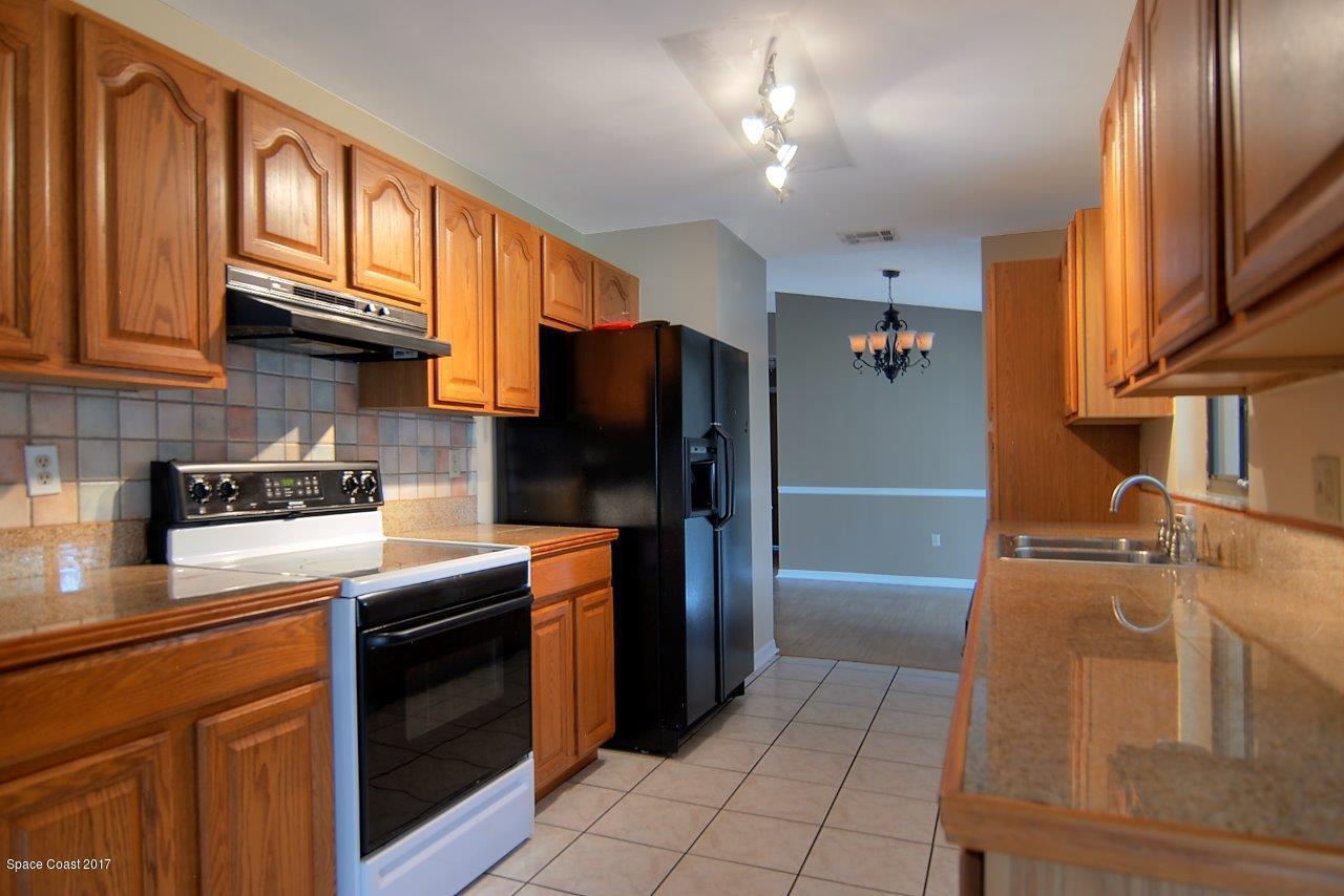 714 Furth Road Northwest Palm Bay, FL 32907 - Photo 6 of 14 kitchen