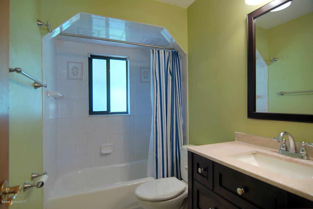 714 Furth Road Northwest Palm Bay, FL 32907 - Photo 10 of 14 guest bath
