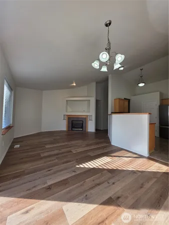 $2,950 | 17611 67th Ave Court East, Puyallup, WA 98375