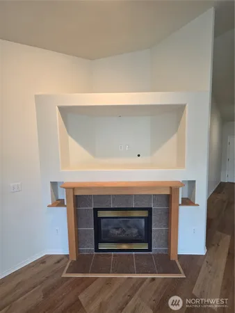 $2,950 | 17611 67th Ave Court East, Puyallup, WA 98375
