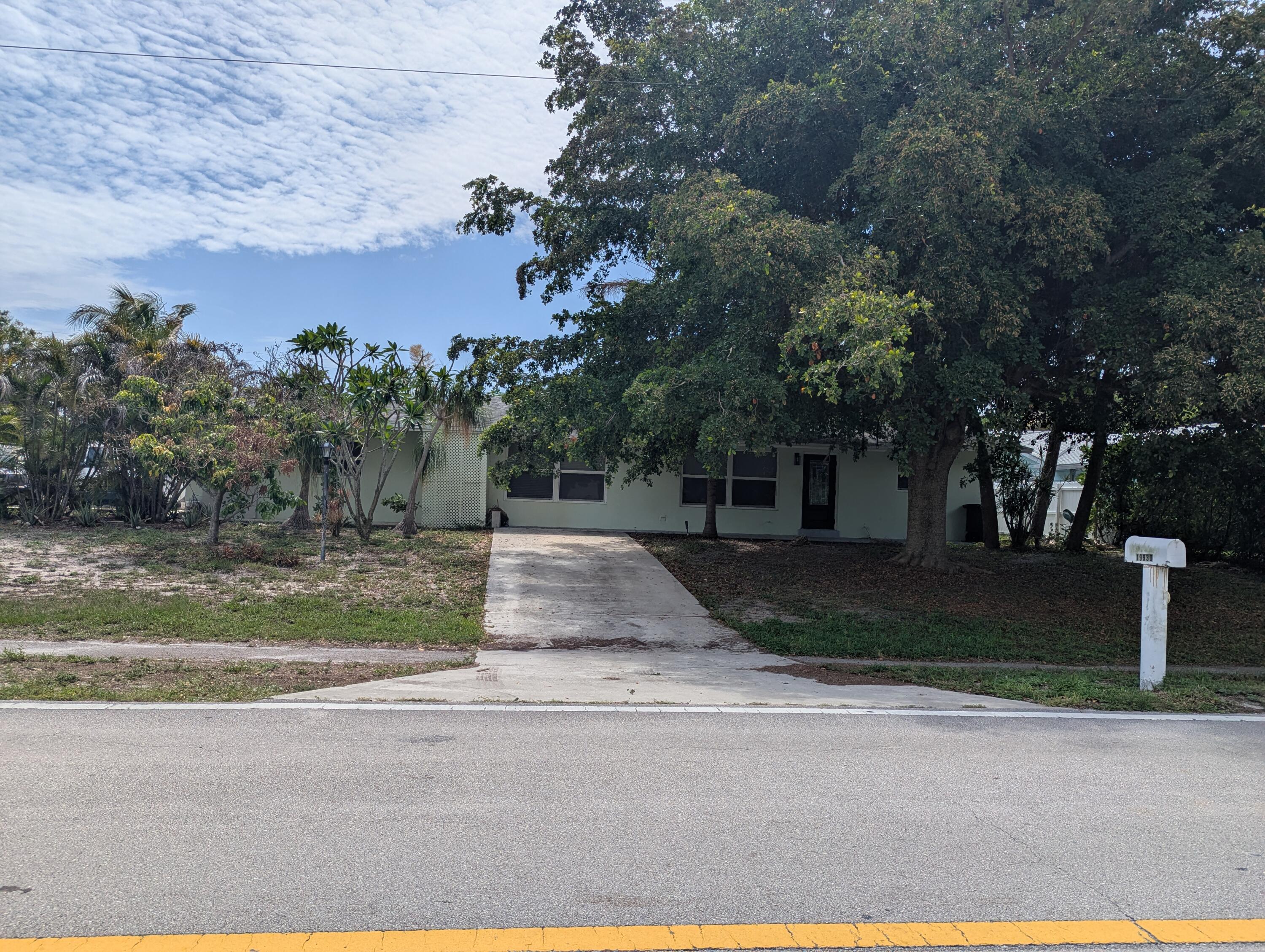 19930 Seabrook Road Jupiter, FL 33469 - Photo 2 of 4 PXL_20260625_152831890