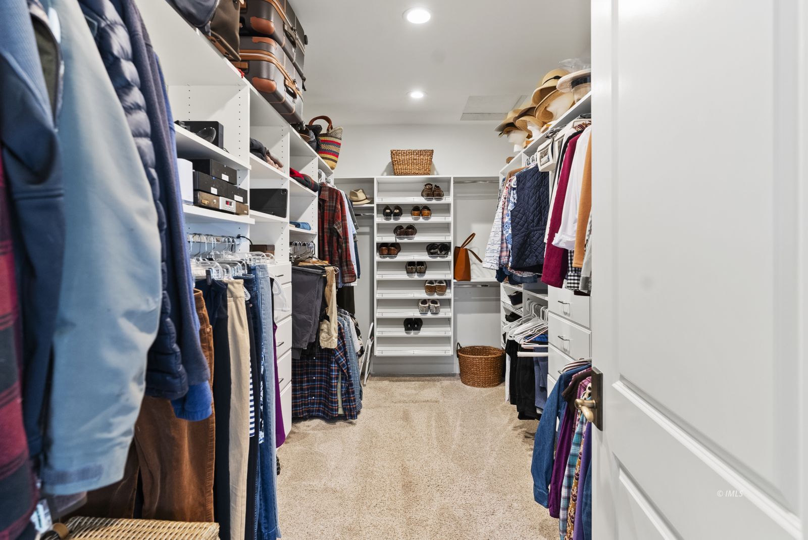 233 Mt Tom Road Bishop, CA 93514 - Photo 23 of 35 Walk In CLoset