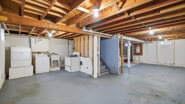 $154,900 | 302 Minnesota Avenue East, Minnesota Lake, MN 56068