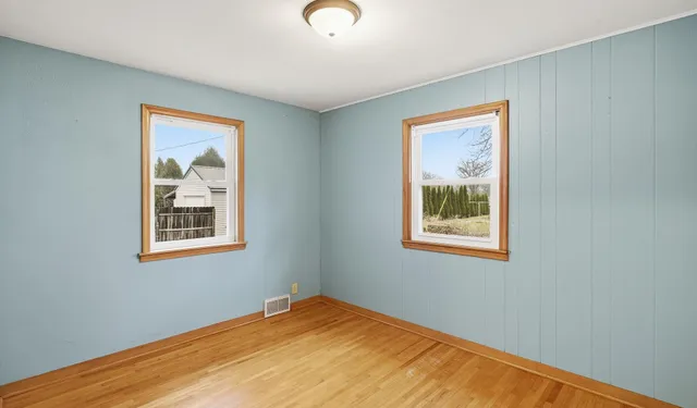 $154,900 | 302 Minnesota Avenue East, Minnesota Lake, MN 56068