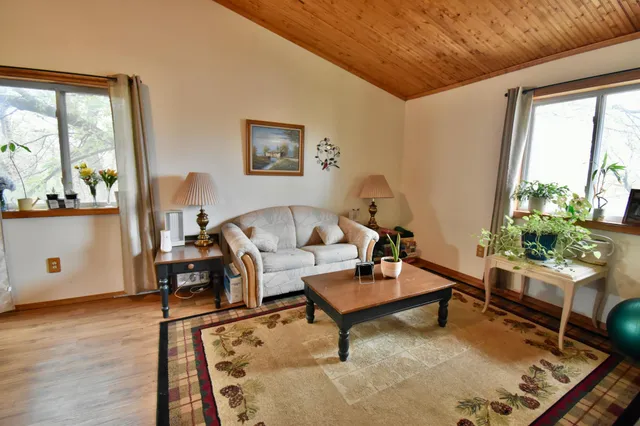 $375,000 | 19375 573rd Avenue, Litchfield, MN 55355