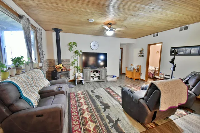 $375,000 | 19375 573rd Avenue, Litchfield, MN 55355