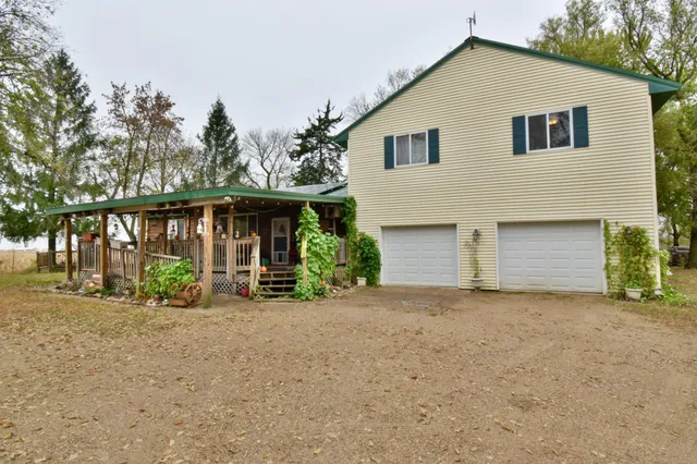 $375,000 | 19375 573rd Avenue, Litchfield, MN 55355