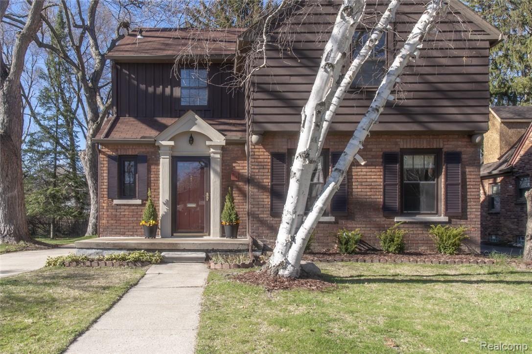 814 Menominee Road Pontiac, MI 48341 - Photo 1 of 33 1.jpg