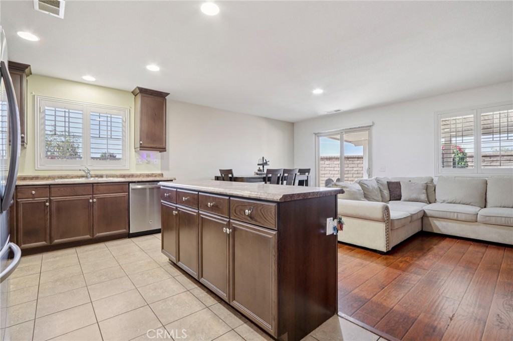 3086 Hawthorne Road Perris, CA 92571 - Photo 11 of 34