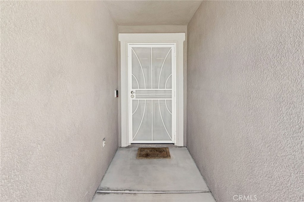 3086 Hawthorne Road Perris, CA 92571 - Photo 4 of 34