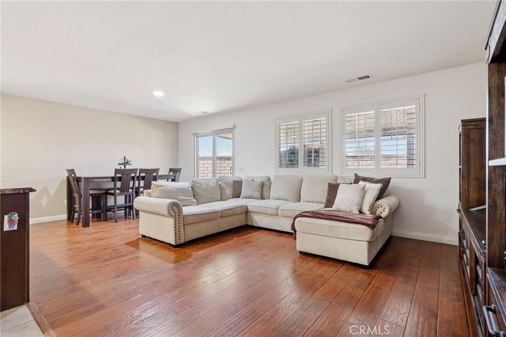 3086 Hawthorne Road Perris, CA 92571 - Photo 5 of 34