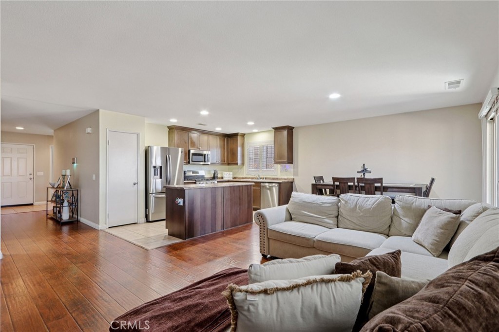 3086 Hawthorne Road Perris, CA 92571 - Photo 6 of 34