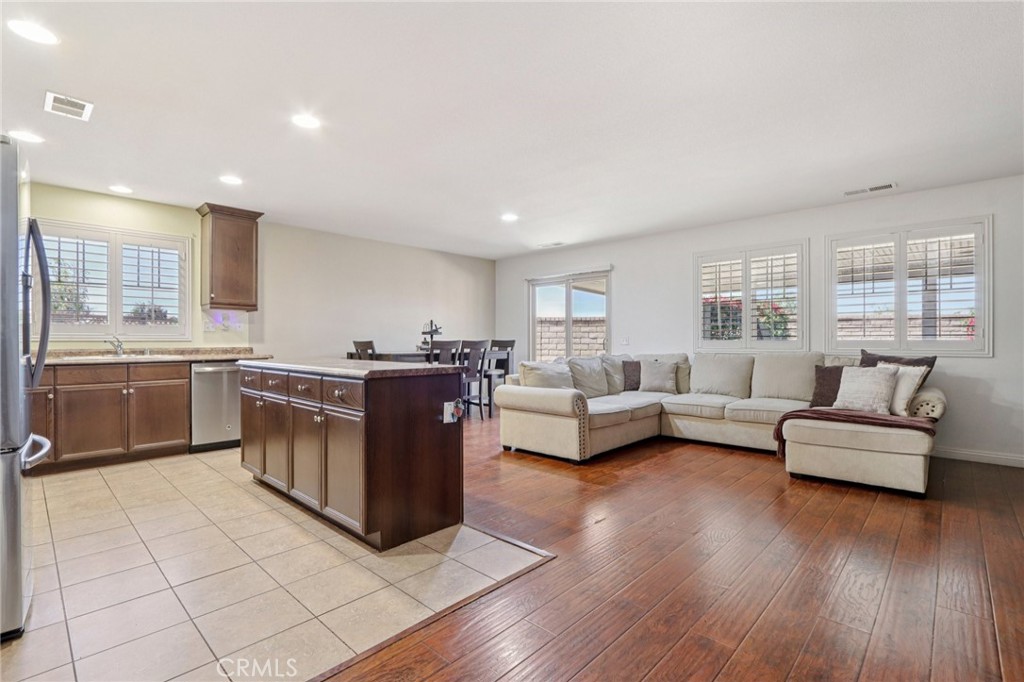 3086 Hawthorne Road Perris, CA 92571 - Photo 10 of 34