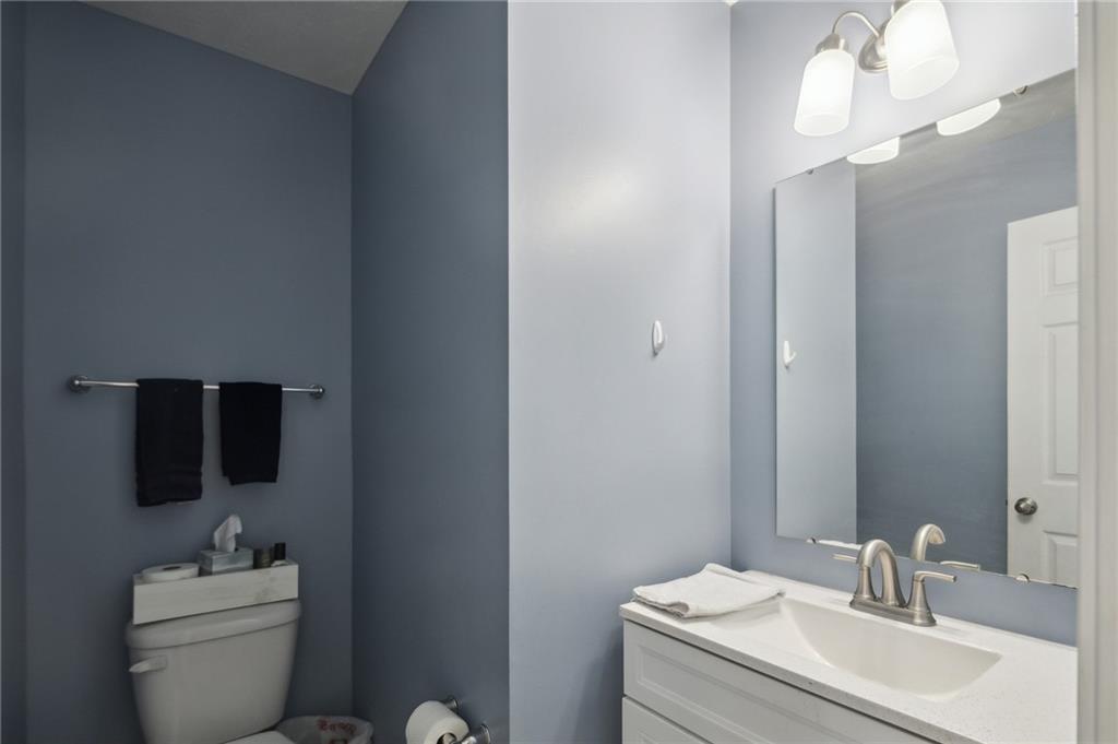 208 Summit Circle Houston, PA 15342 - Photo 15 of 30 Main floor powder room