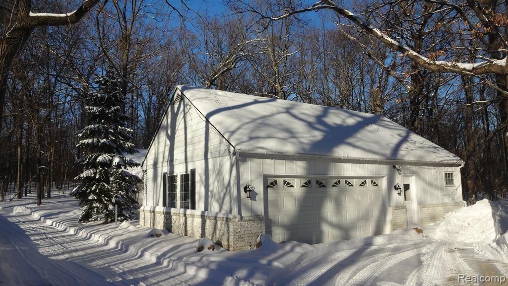 2872 Rowe Road Milford, MI 48380 - Photo 32 of 36 143.jpg