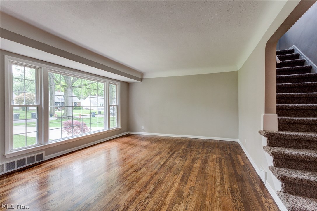 1296 Haverston Road Lyndhurst, OH 44124 - Photo 4 of 19