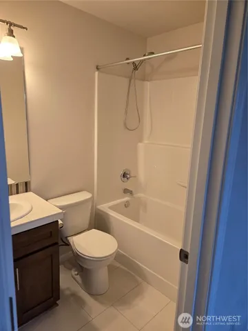 $2,600 | 3337 30th Drive, Everett, WA 98201