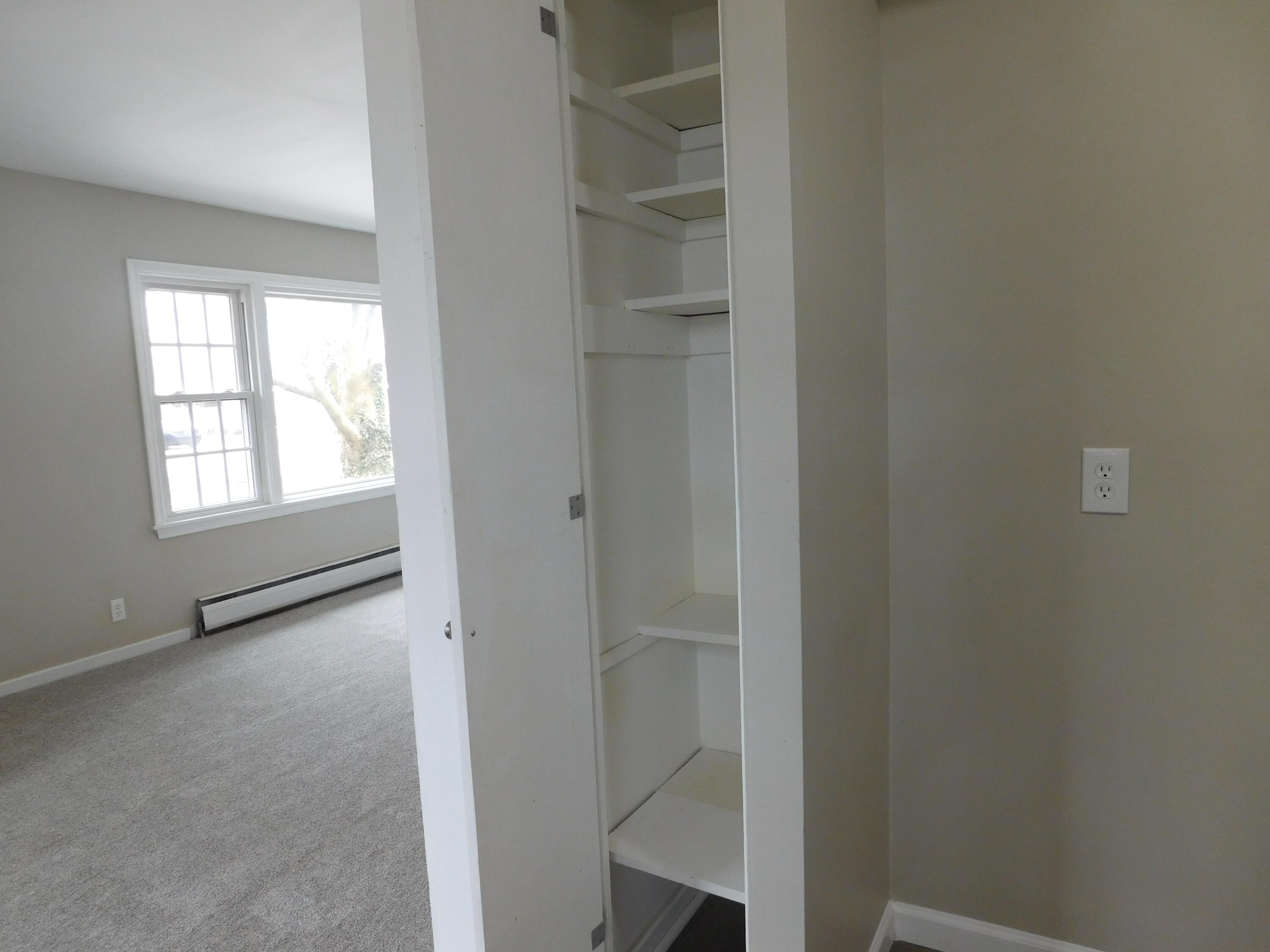 175 Fisk Road Benton Harbor, MI 49022 - Photo 8 of 31 DSCN2998