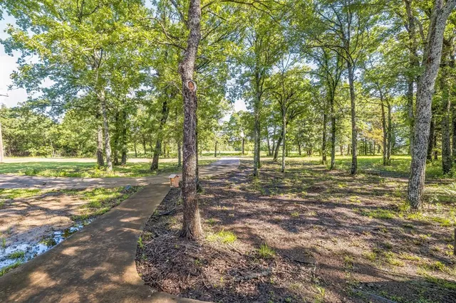 $585,900 | 906 County Road 2770, Honey Grove, TX 75446