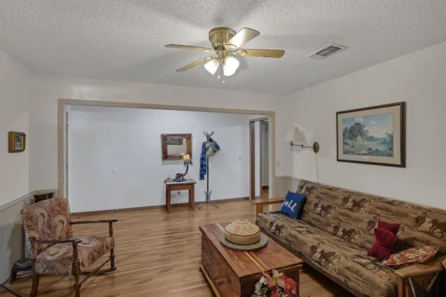 $585,900 | 906 County Road 2770, Honey Grove, TX 75446