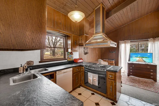 $299,000 | 4958 North 750 West, Rochester, IN 46975