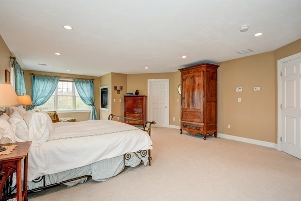 56 Mohawk Path Holliston, MA 01746 - Photo 15 of 30 Gallery Image 15