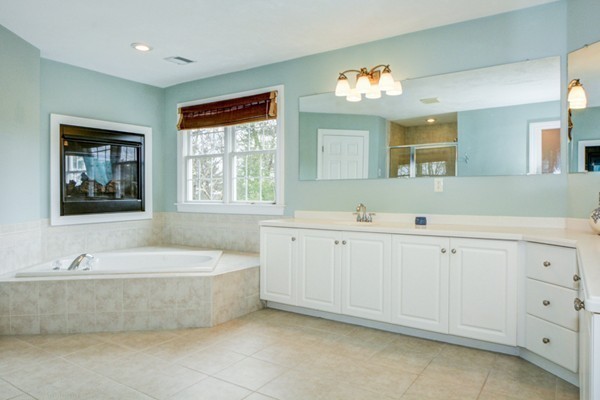 56 Mohawk Path Holliston, MA 01746 - Photo 17 of 30 Gallery Image 17