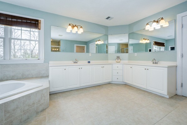 56 Mohawk Path Holliston, MA 01746 - Photo 18 of 30 Gallery Image 18