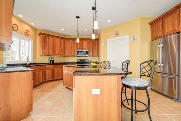 56 Mohawk Path Holliston, MA 01746 - Photo 5 of 30 Gallery Image 5