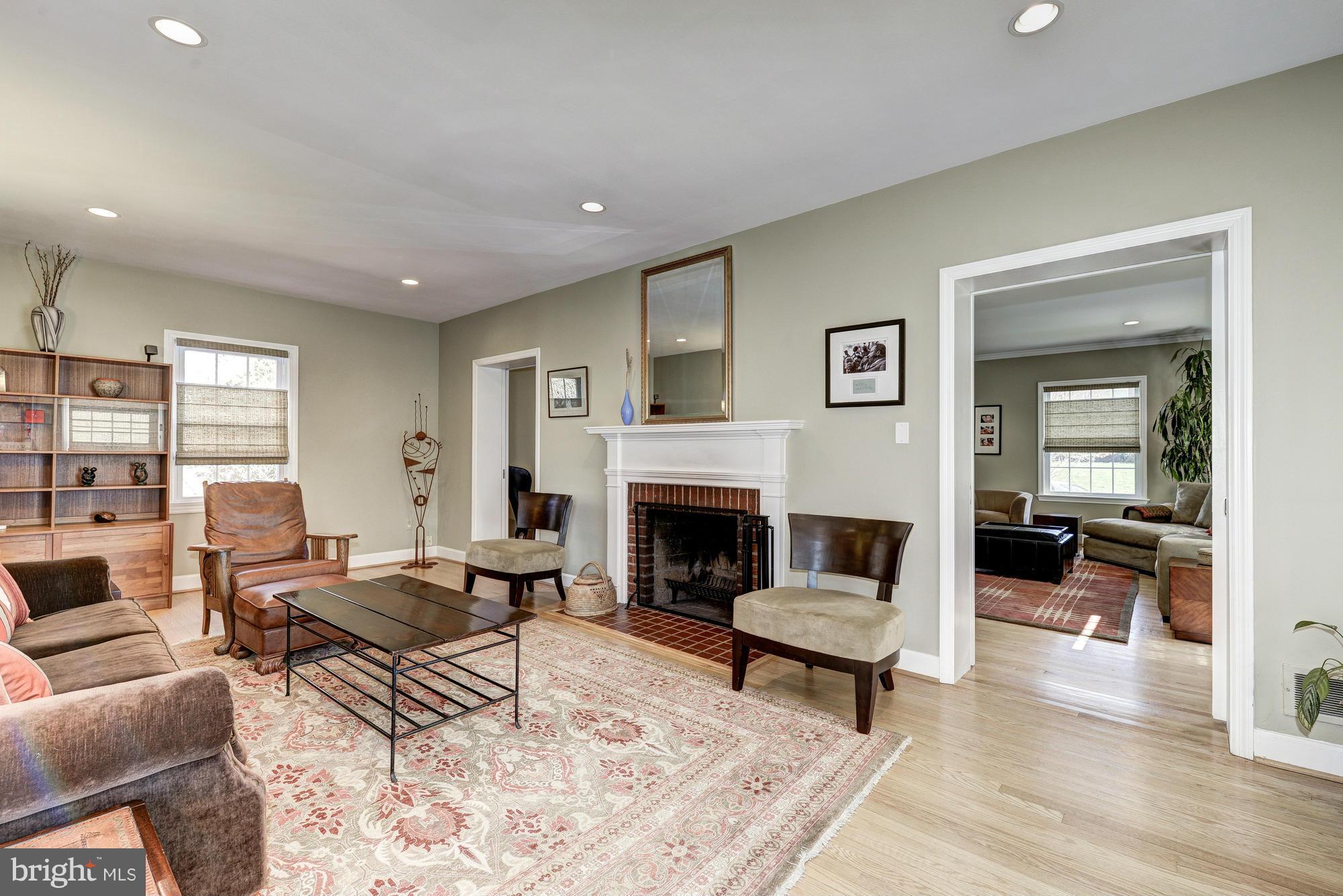 1501 Roxanna Road Northwest Washington, DC 20012 - Photo 2 of 16 Living Room