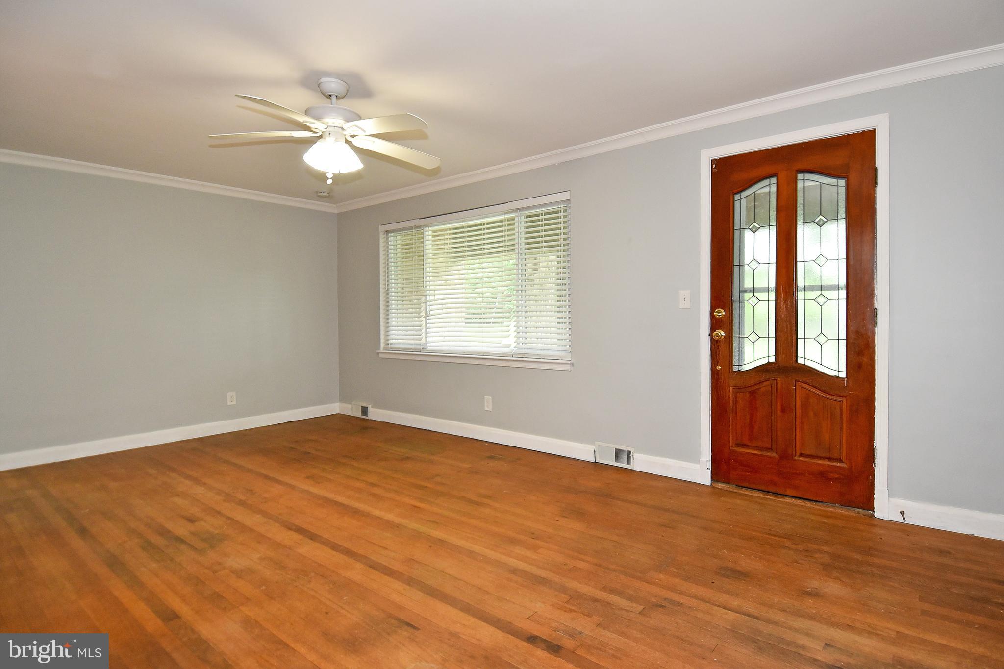9779 Bird River Road Middle River, MD 21220 - Photo 4 of 42 Living Room