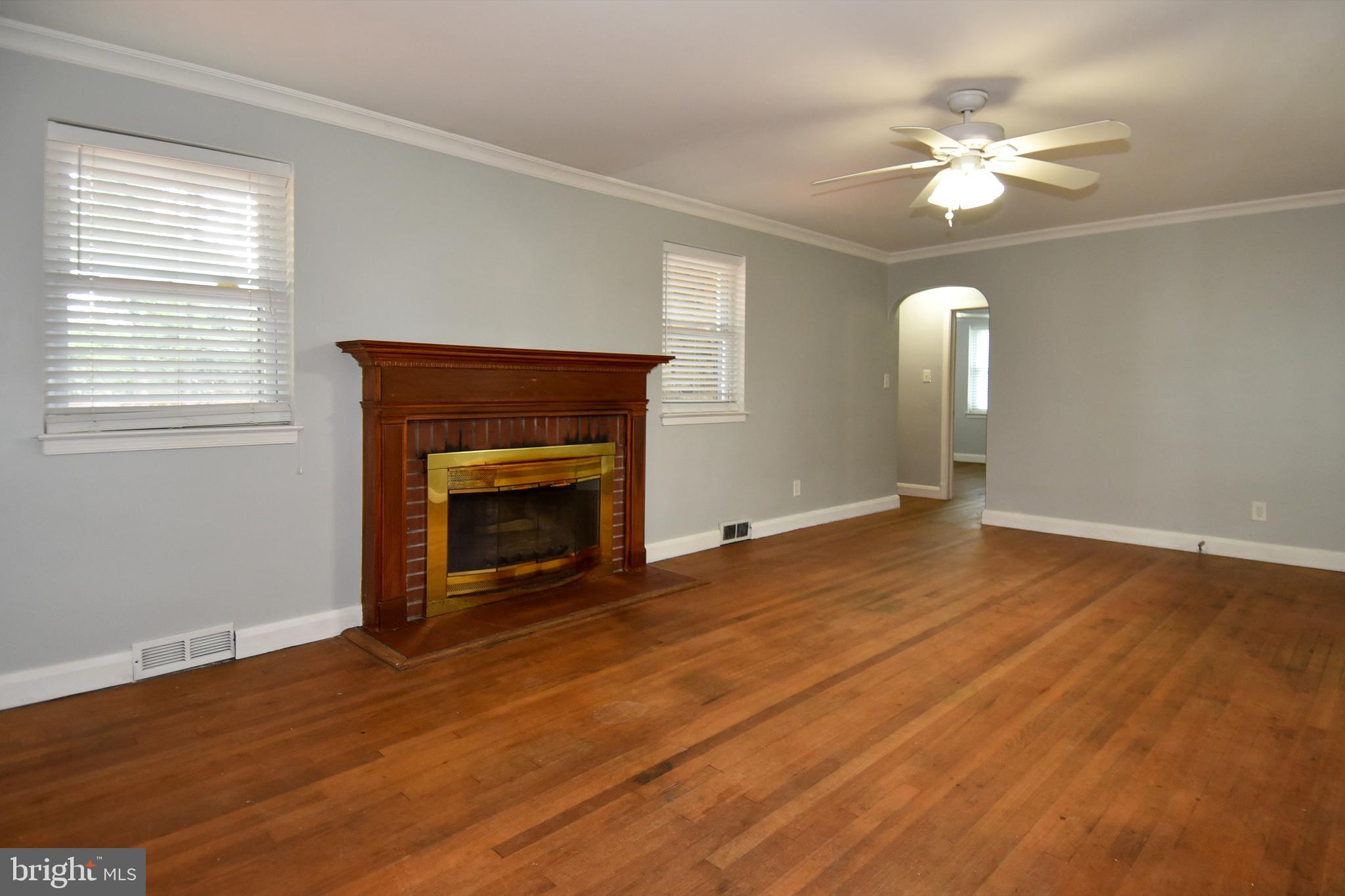 9779 Bird River Road Middle River, MD 21220 - Photo 5 of 42 Living Room
