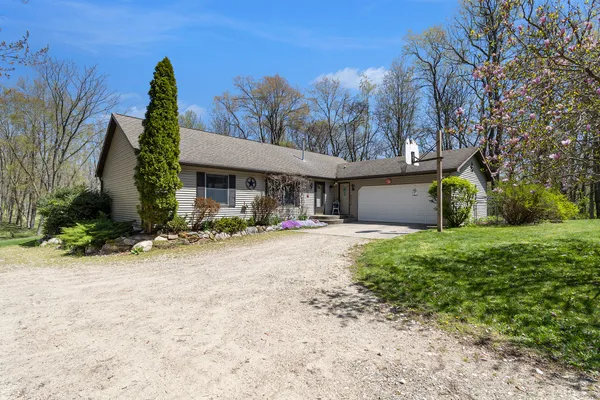$660,000 | 54485 Day Road, Marcellus, MI 49067