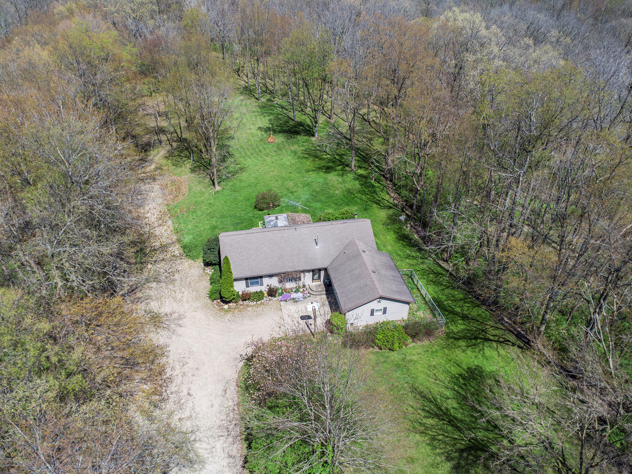 54485 Day Road Marcellus, MI 49067 - Photo 8 of 49 010_54485_day_rd_marcellus_mi_49067-9
