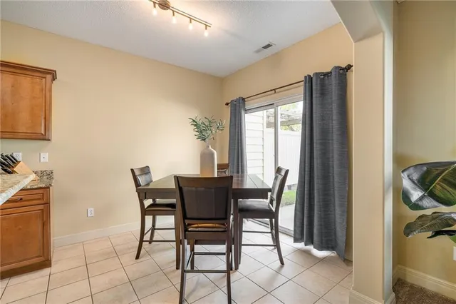 $300,000 | 8925 Inkster, Lenexa, KS 66227