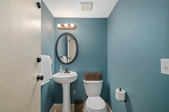 $300,000 | 8925 Inkster, Lenexa, KS 66227