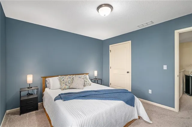 $300,000 | 8925 Inkster, Lenexa, KS 66227